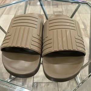 Bottega Veneta Men’s Slider Brown